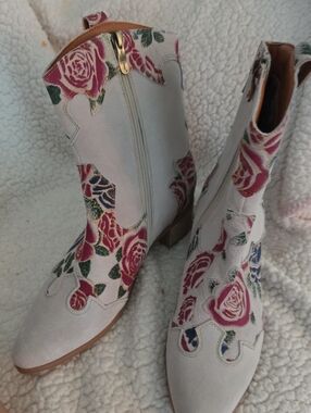 Spring Step L'Artiste Floral Embroidered Leather Ankle Boots White 41